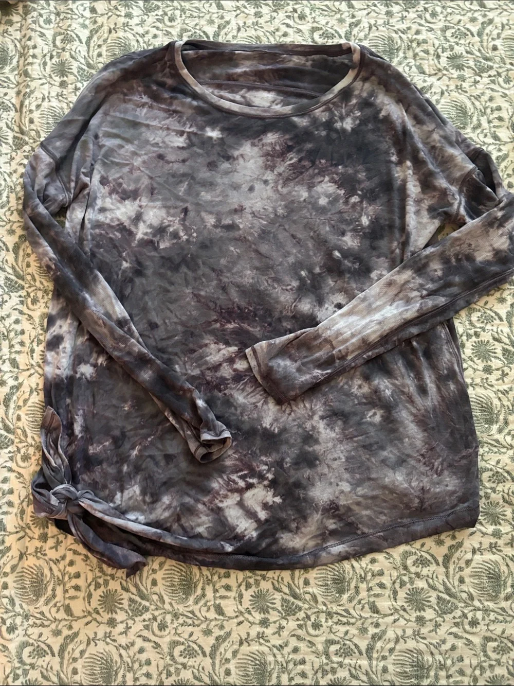 lululemon athletica Tie-Dye Long Sleeve Crew in Purple